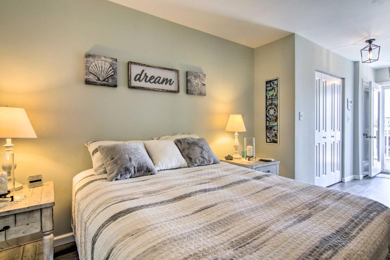 Airy Ocean City Condo On Canal Front With Deck! Eksteriør billede