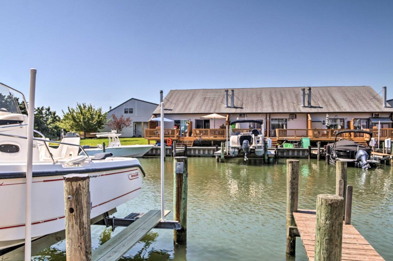 Airy Ocean City Condo On Canal Front With Deck! Eksteriør billede