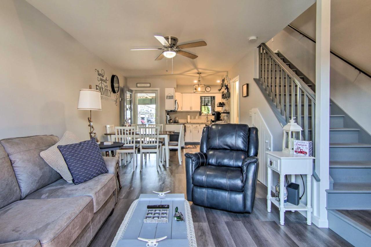 Airy Ocean City Condo On Canal Front With Deck! Eksteriør billede